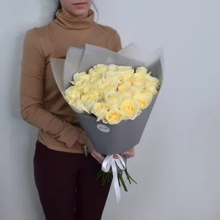 Букет из 25 белых роз 60см (Россия)