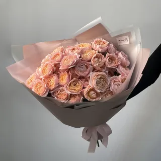 Букет из 11 кустовых пионовидных роз Juliet