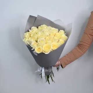 Букет из 25 белых роз 60см (Россия)