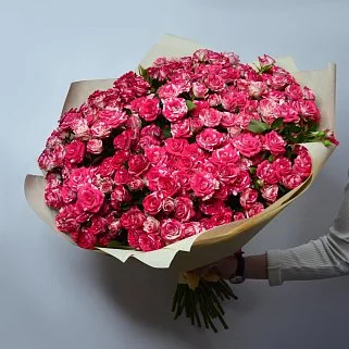 Букет из 51 кустовой розы Fireworks