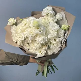 Букет из 15 белых эустом (лизиантусов) 