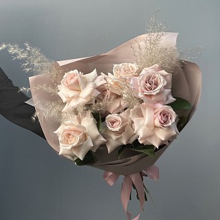 Букет из 7 роз Sweet Escimo