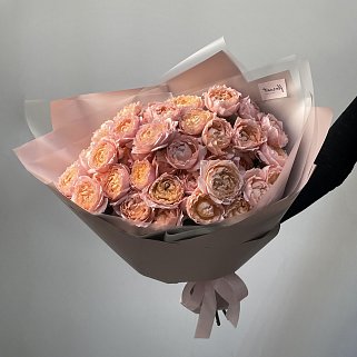 Букет из 11 кустовых пионовидных роз Juliet