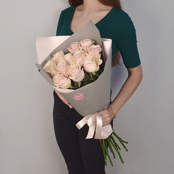 Букет из 11 роз Pink Mondial 60см