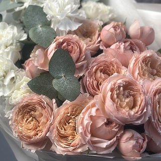 Дуо-букет гвоздик и кустовых роз Juliet M