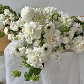 Бело-зеленая композиция