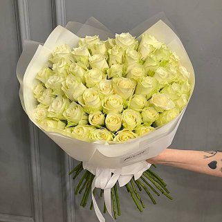 Букет из 51 белой розы 50 см (Кения)